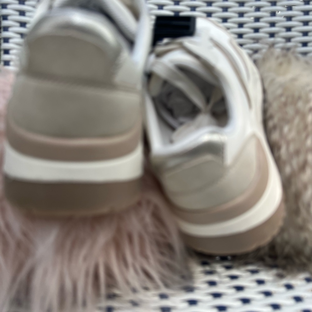 Time and Tru White and Tan Sneakers - Picture 4 of 7